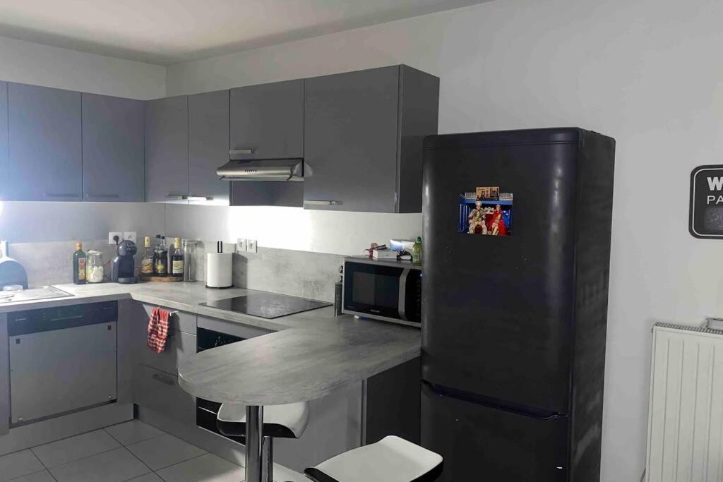 Meyzieu : Superbe Appartement Tres Cosy. Εξωτερικό φωτογραφία